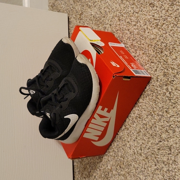 Nike Other - Nike Tanjun sneakers size 12c